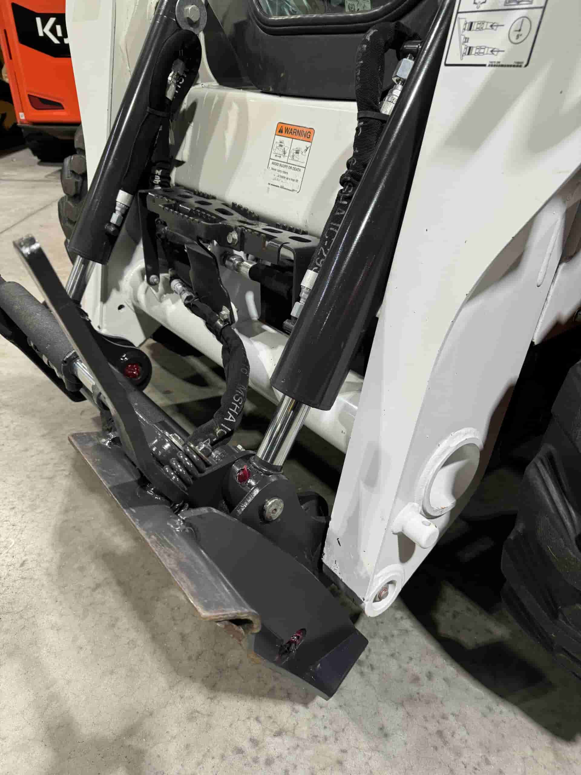 2018 BOBCAT S590 LIKE NEW!
